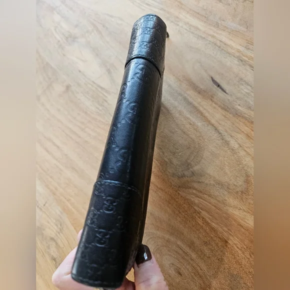 EUC GUCCI Guccissima Black Embossed Zip Wallet